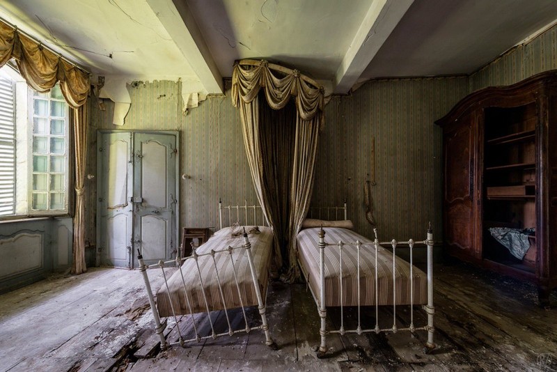 Wanderlust Tips Magazine | Abandoned buildings where time stands still