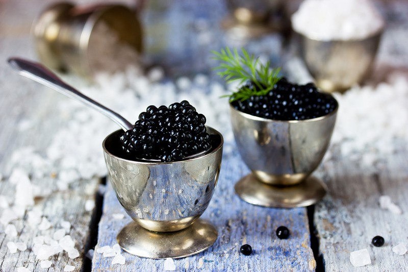 Wanderlust Tips Magazine | Caviar - black jewel for the dinner table