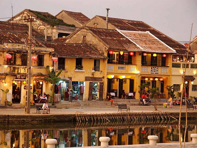 Wanderlust Tips Magazine | Danang and Hoi An- sparkling charm: 8 places to visit in evening