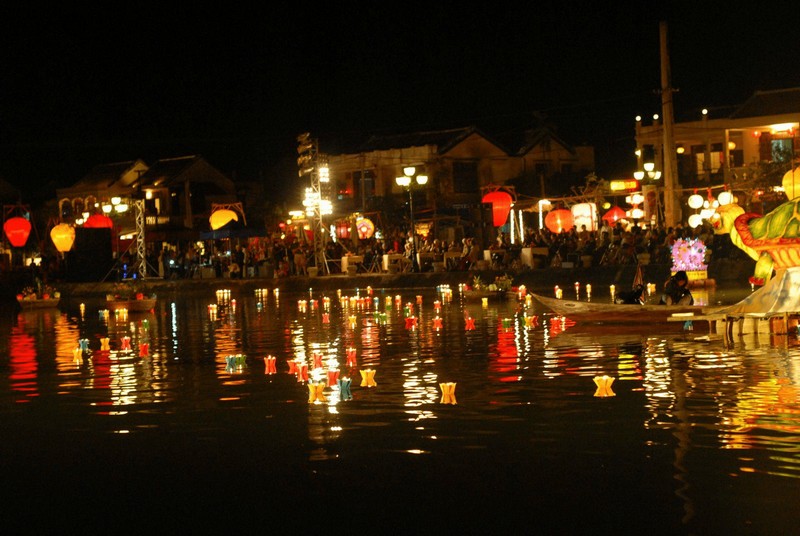 Wanderlust Tips Magazine | Hoi An's nightly serenates