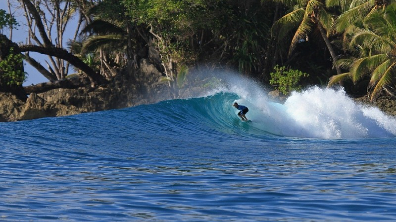 wanderlust-tips-ndonesia-to-impose-surf-tax-in-mentawai-island