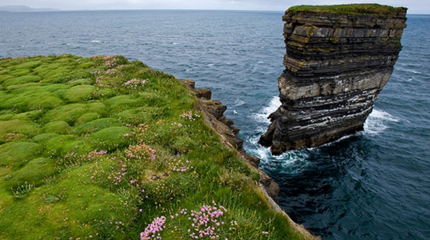 Wanderlust Tips Magazine | Climber conquered the “broken fort” of Ireland