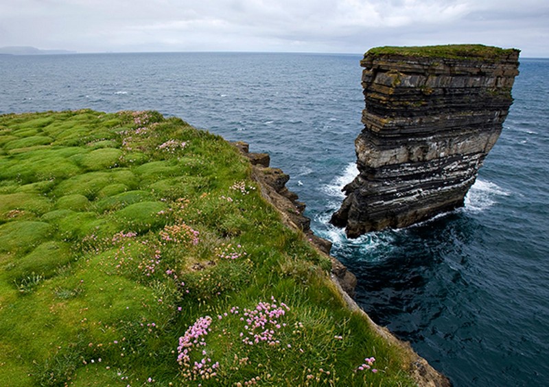 Wanderlust Tips Magazine | Climber conquered the “broken fort” of Ireland