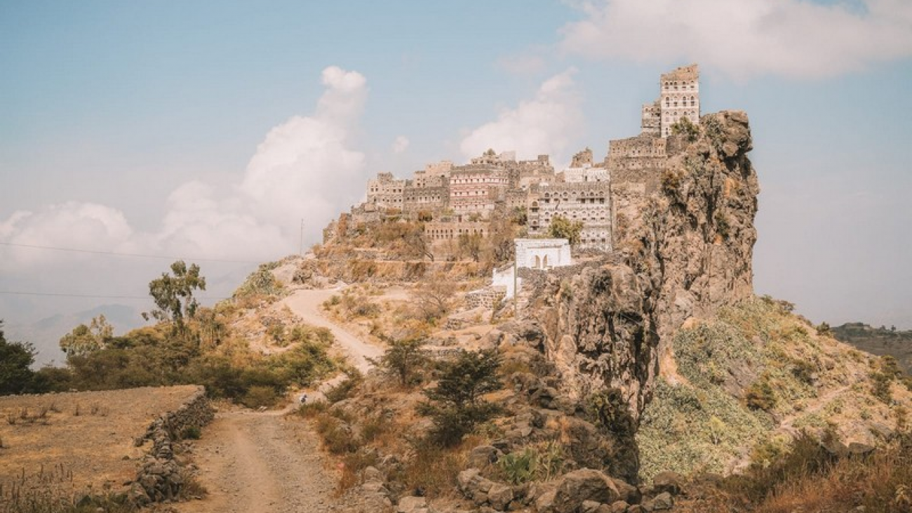 wanderlust-tips-spectacular-beauty-of-mountaintop-villages-in-yemen00
