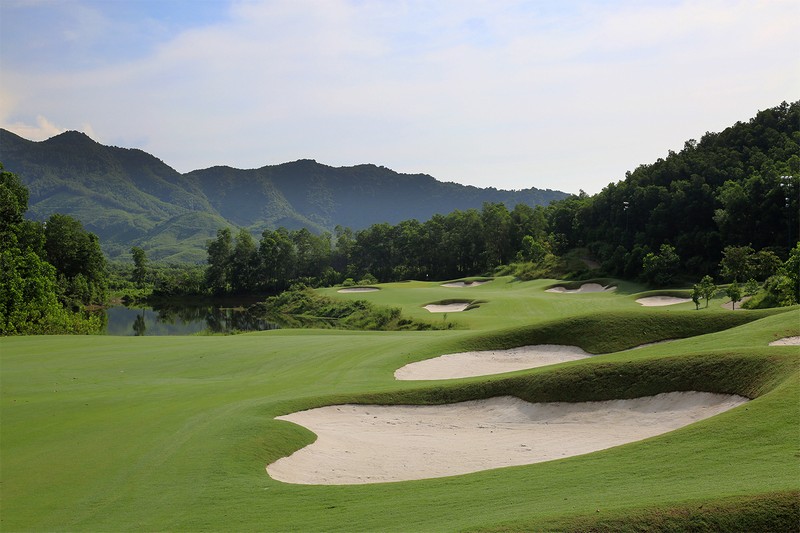 Wanderlust Tips Magazine | Vietnam owns the best new golf course of the world