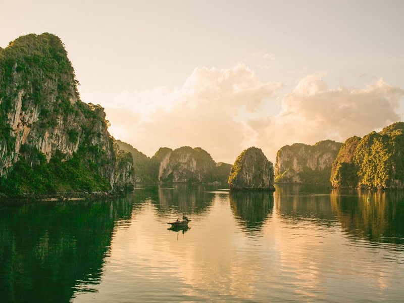 Wanderlust Tips Magazine | WhyVietnam campaign: Motivate the passion for travelling