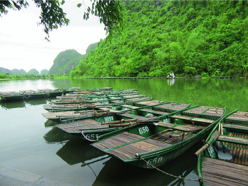 Wanderlust Tips Magazine | 8 ideal places to visit in Ninh Binh in the morning