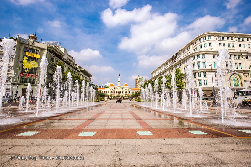 Wanderlust Tips Magazine | 8 must see places in HCMC in the evening