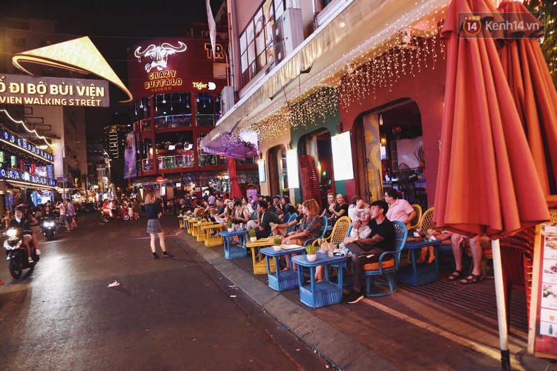 Wanderlust Tips Magazine | 8 must see places in HCMC in the evening