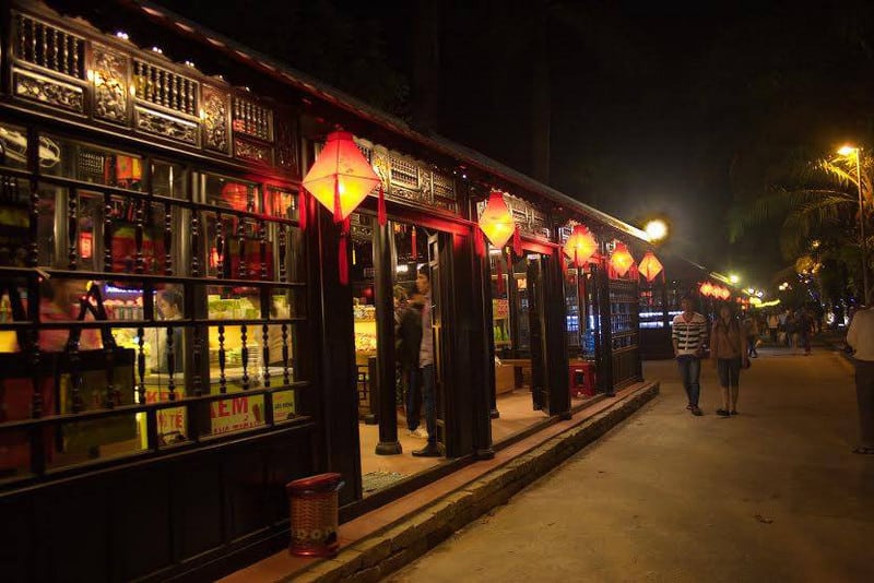 Wanderlust Tips Magazine | 8 must visit places in Hue in the evening