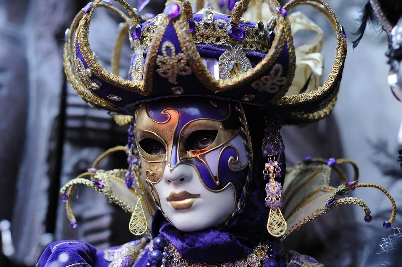 Wanderlust Tips Magazine | Behind the Venetian masks: Giving Souls to the Masks