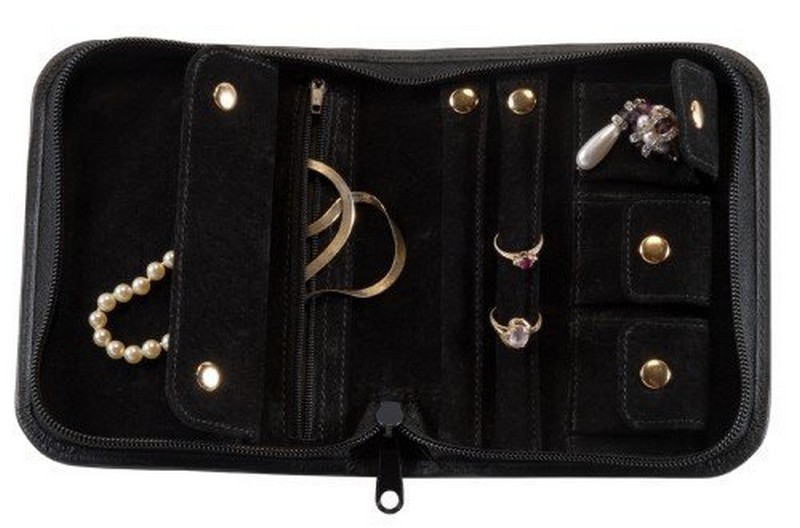Wanderlust Tips Magazine | 21 travel-approved jewelry cases