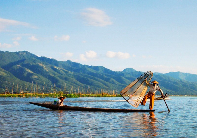 Wanderlust Tips Magazine | Beauty Inle Lake - Shan Hills, Myanmar through the lens of Dimitar Karanikolov