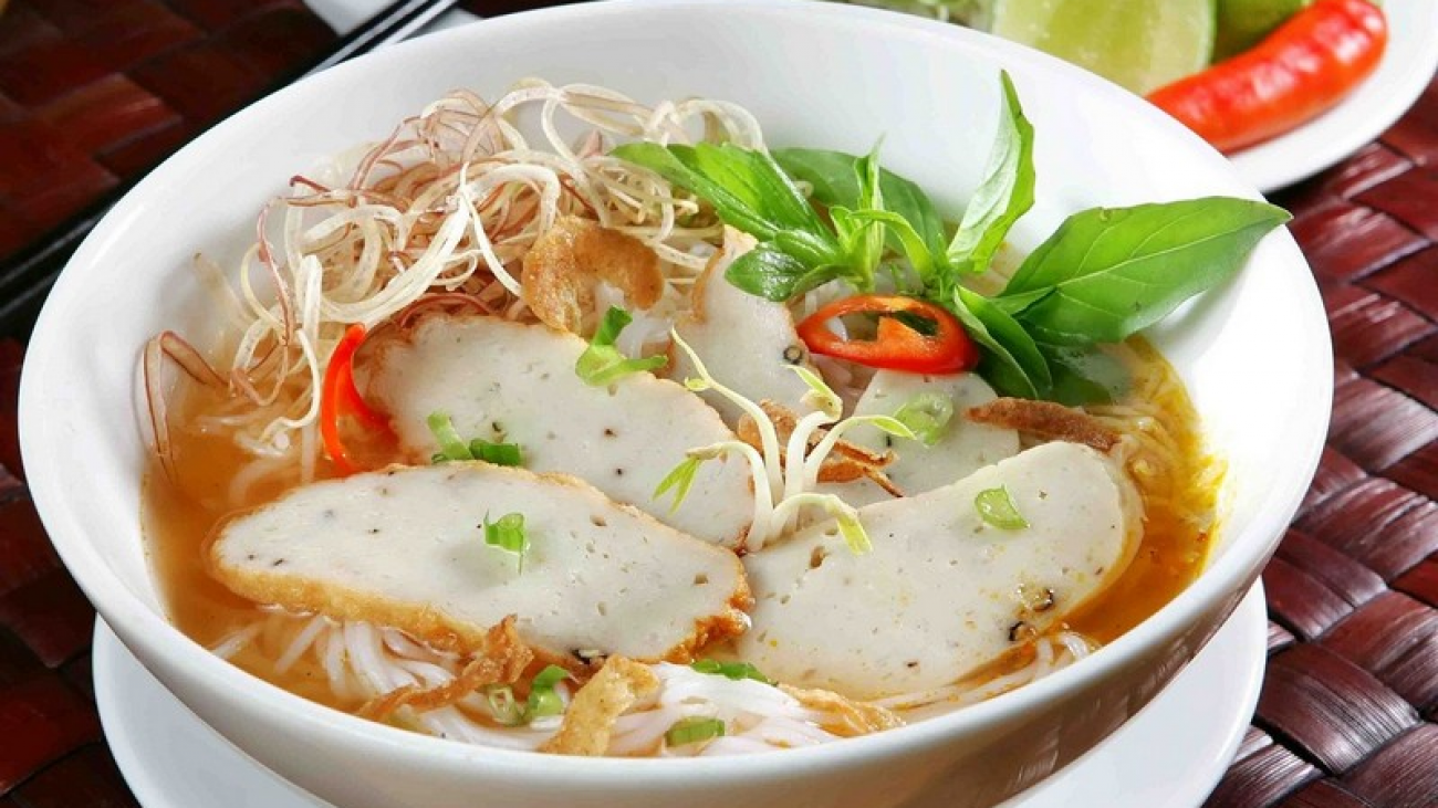 Wanderlust Tips Magazine | Famous food in Danang