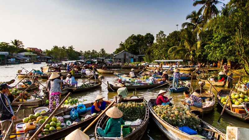 Wanderlust Tips Magazine | 8 must-see places in The Mekong Delta in the evening