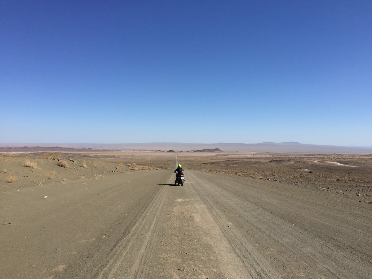 Wanderlust Tips Magazine | How to survive a desert or semi-desert drive