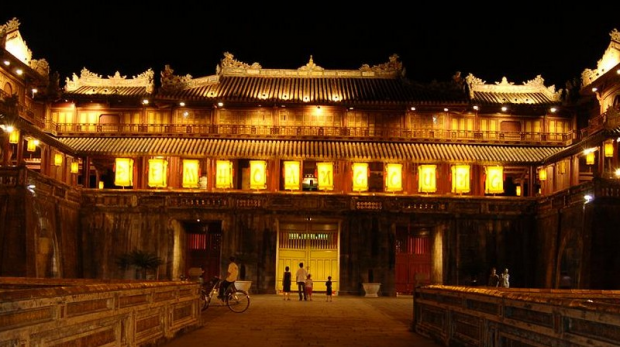 wanderlust-tips-8-must-see-places-in-thua-thien-hue-in-the-evening00