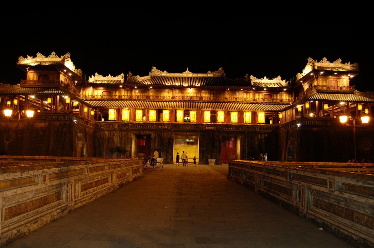 Wanderlust Tips Magazine | 8 must-see places in Thua Thien – Hue in the evening