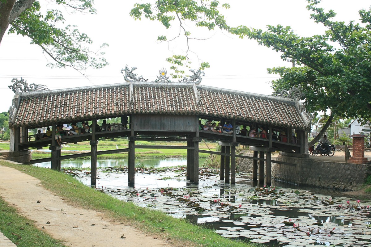 Wanderlust Tips Magazine | 8 must-see places in Thua Thien - Hue in the morning