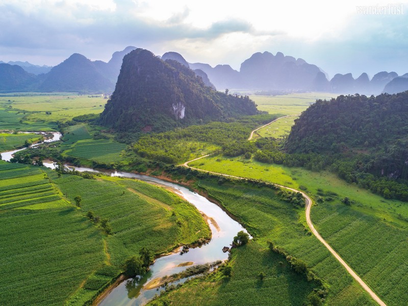 Wanderlust Tips Travel Magazine | Scenic lines through the beautiful parts of Vietnam