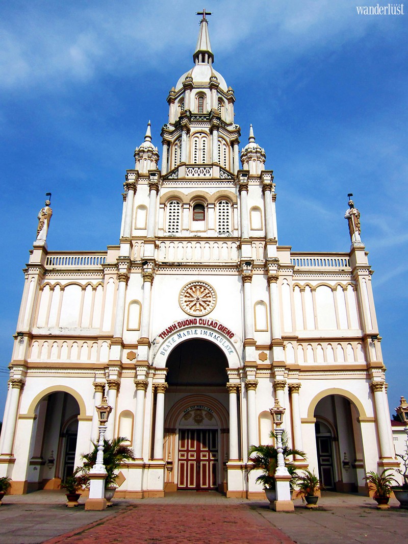 Wanderlust Tips Travel Magazine | The most stunning religious architectures in An Giang Province