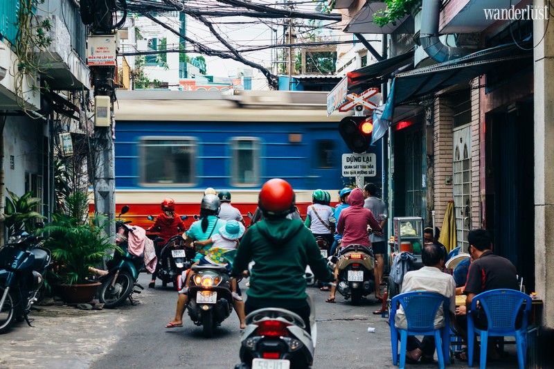 Wanderlust Tips Travel Magazine | The rhythmic clickety-clack of a Central Vietnam rail journey