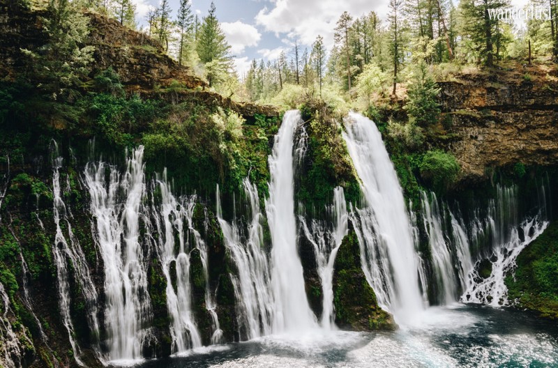 Wanderlust Tips Magazine | The best waterfalls in the USA you should visit at least once in a lifetime