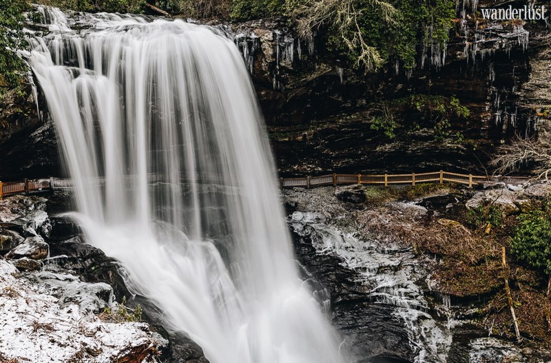 Wanderlust Tips Magazine | The best waterfalls you should visit at least once in a lifetime