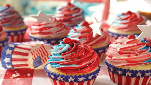 Wanderlust Tips | 8 traditional Fourth of July food