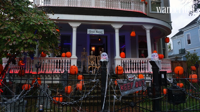 5 Must-Visit Halloween Destinations in the US for a Spooky Getaway - Wanderlust Tips Magazine