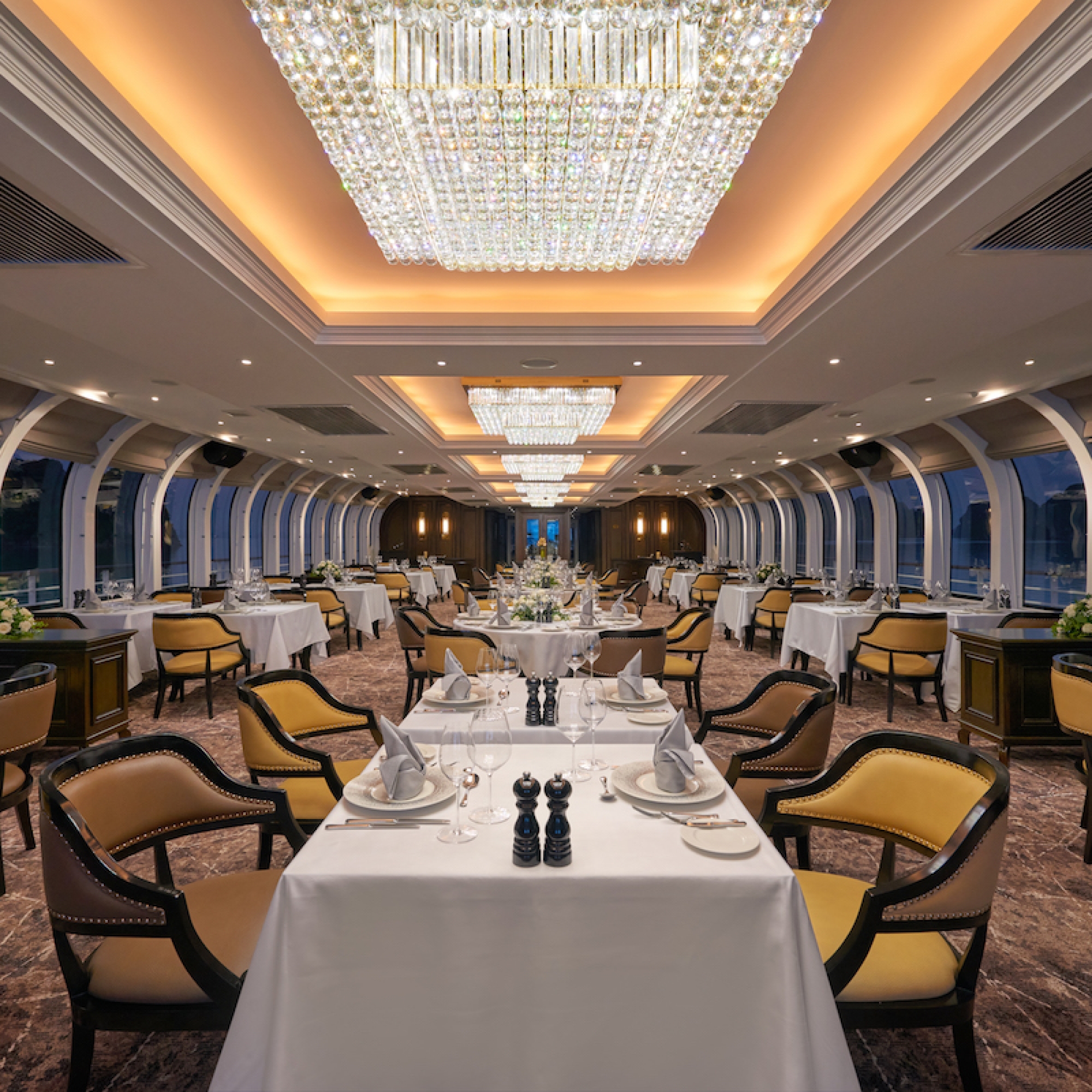 PREMIUM DINING ON VIETNAM UNESCO-SITE HALONG BAY 1