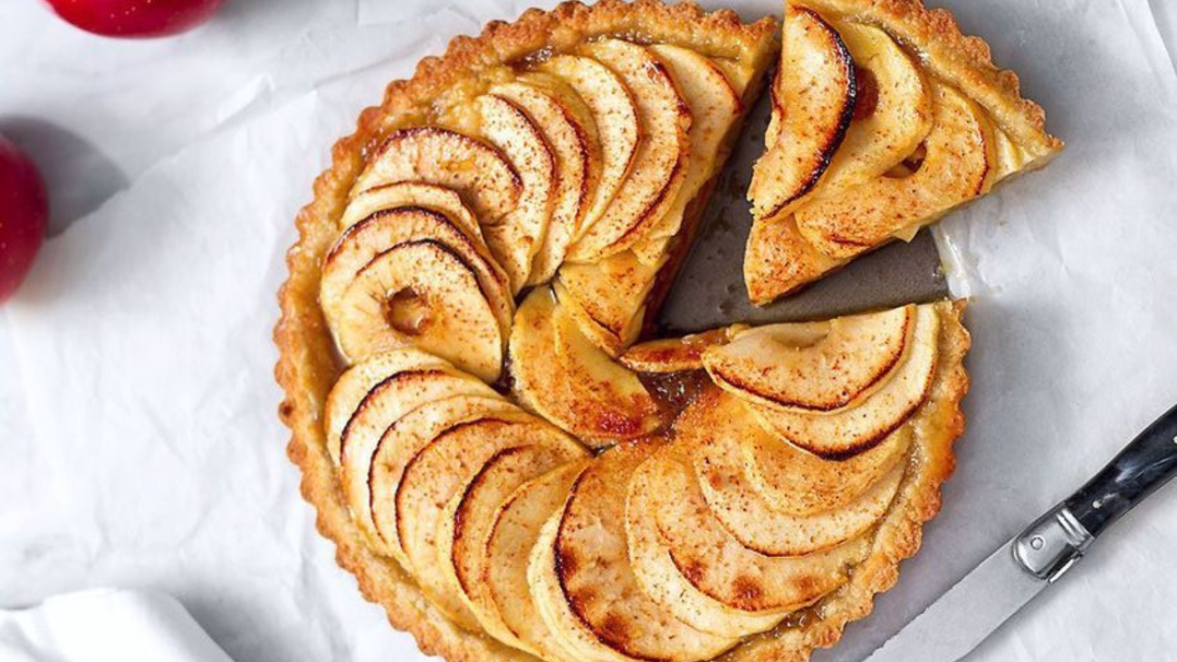 Wanderlust Tips - [Apple Pie The quintessence of autumn gastronomy]