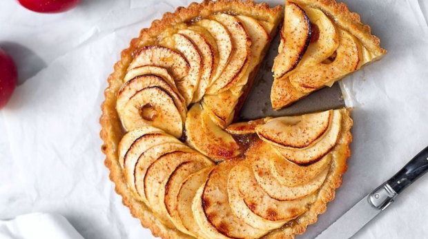 Wanderlust Tips - [Apple Pie The quintessence of autumn gastronomy]