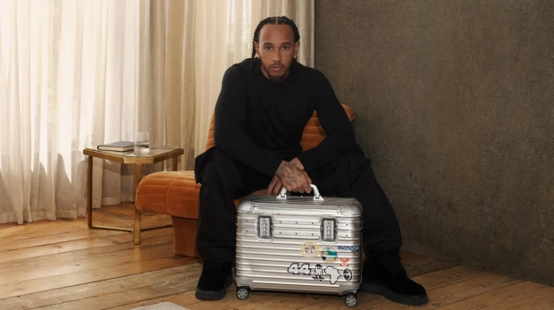 Aluminum vs. Polycarbonate The Royal Battle of Luxury Luggage Materials